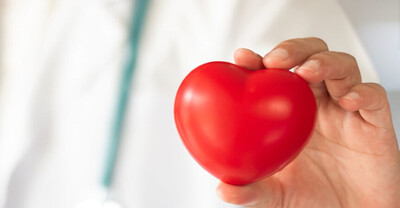 Ärztin beantwortet Fragen rund um hohe Cholesterinwerte